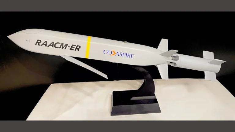 البحرية الأمريكية تختار صاروخ RAACM-ER منخفض التكلفة لبرنامج تسليح الحلفاء