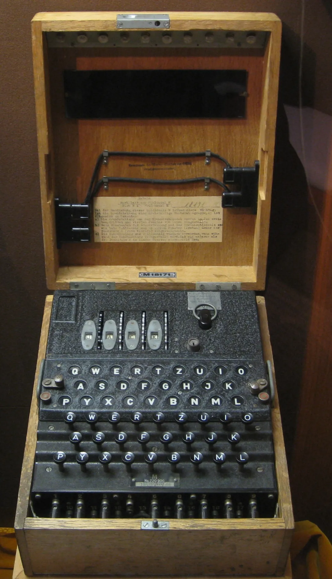 Maquina Enigma utilizada para cifrar comunicaciones durante la Segunda Guerra Mundial