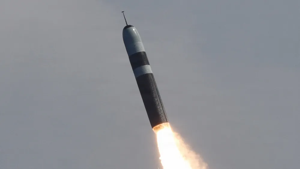 Trident II D5 füzesi test atışı