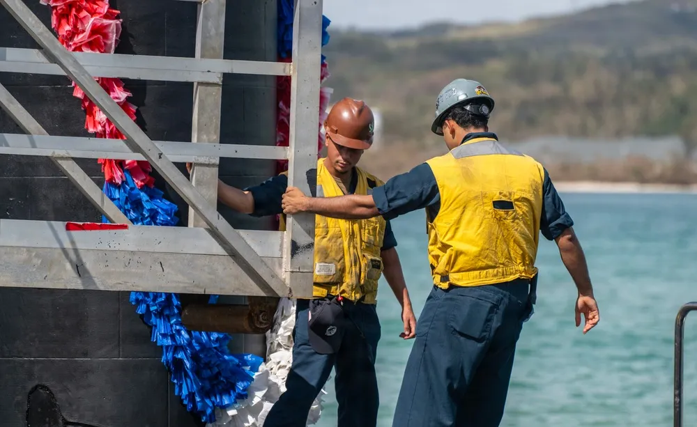 USS Tucson Denizaltısı Guam'daki Yeni Ana Limanına Ulaştı 4 USS Tucson denizaltısı Guam'da