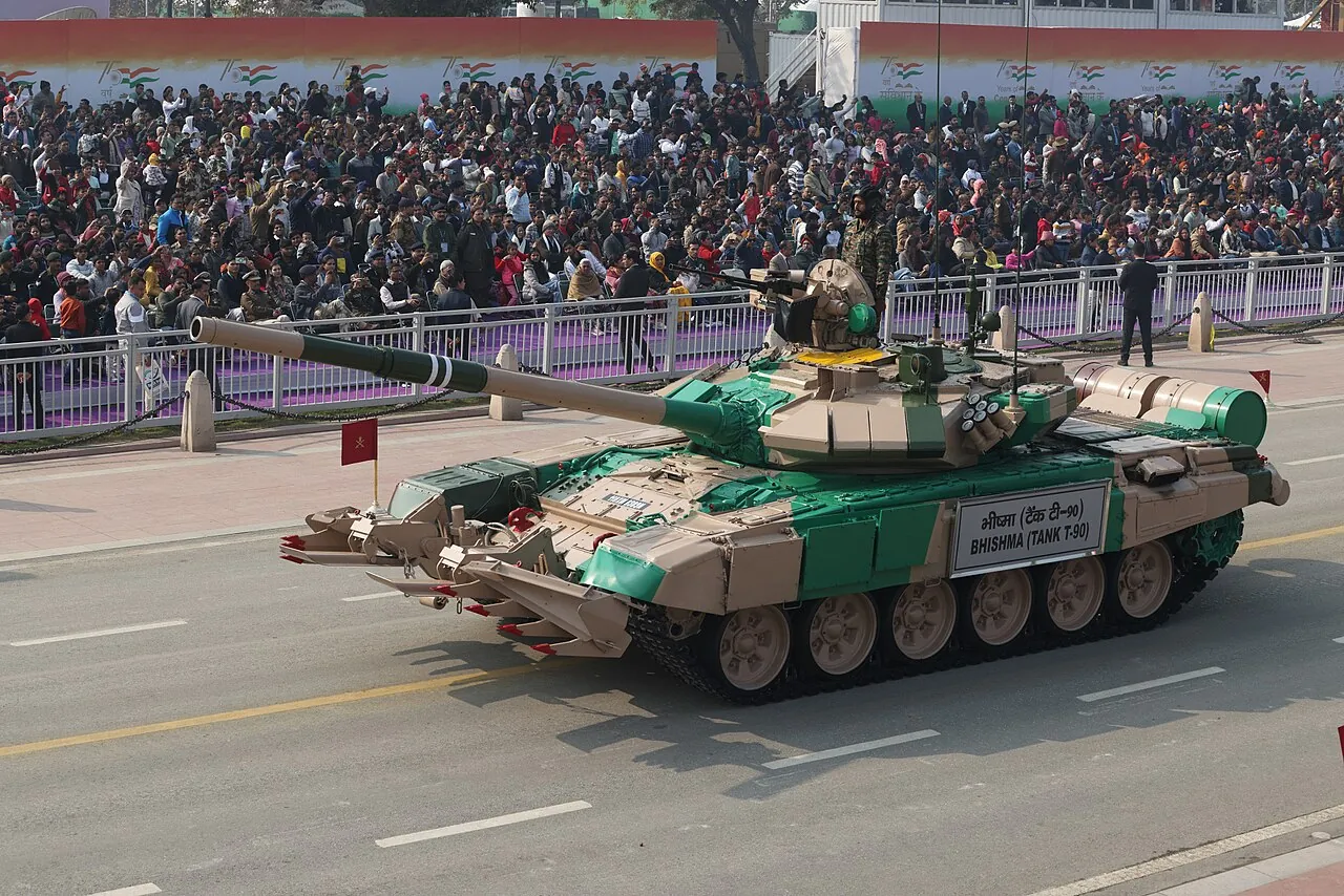 Hindistan ordusu T-90 Bhishma tankı