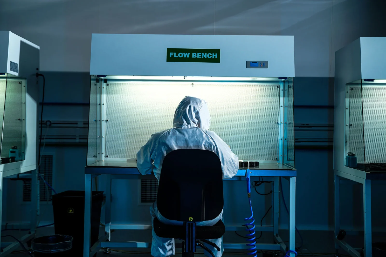 Measurement work on a flow test bench at the 3E facility