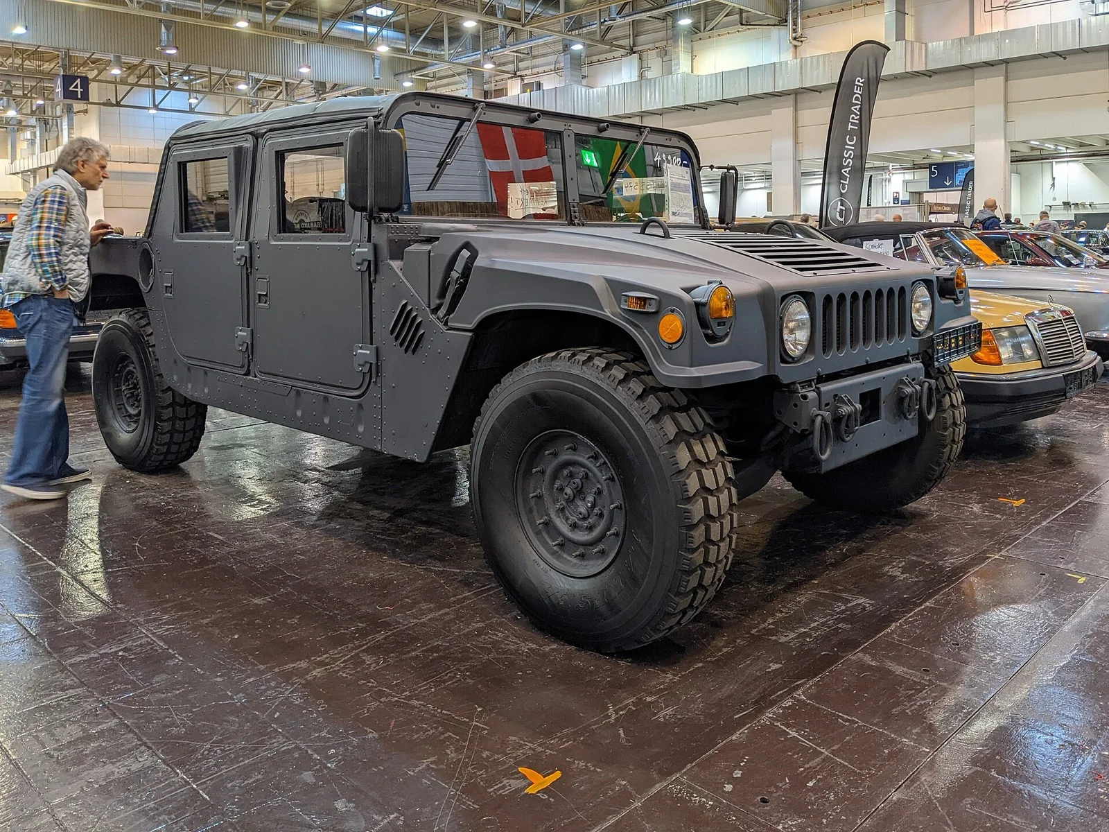 ABD yapımı AM General HMMWV (Humvee) 4x4 taktik araç