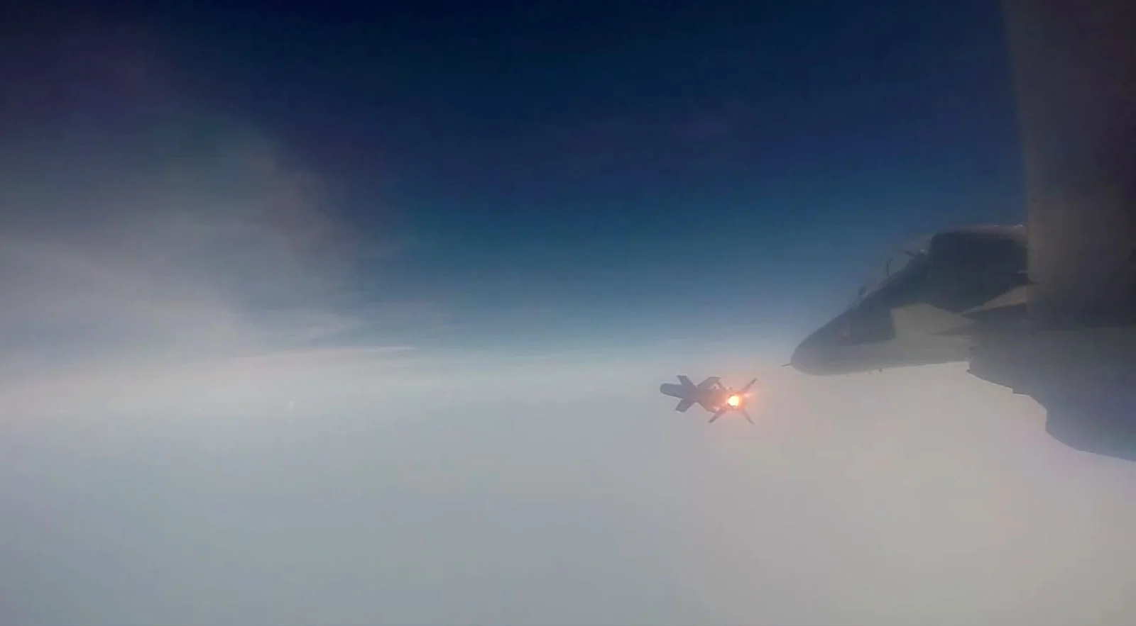 Dünyanın En İyi 10 Hava-Hava Füzesi: GÖKDOĞAN Zirvede — Meteor, AMRAAM ve PL-15E Karşılaştırması 12 DRDO Astra hava-hava füzesi Su-30MKI'den test atışında