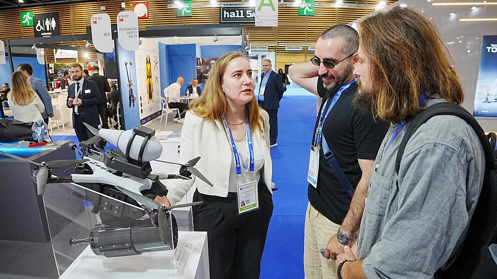 Altınay Savunma team members presenting the company's systems at Eurosatory 2026