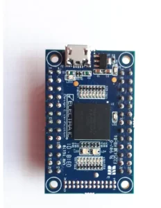 Mavi renkli küçük Flexy FPGA kartı mikro USB konnektörüyle