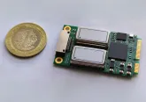 Madeni para yanında Electra IC mini PCIe MIL-STD-1553 kartı