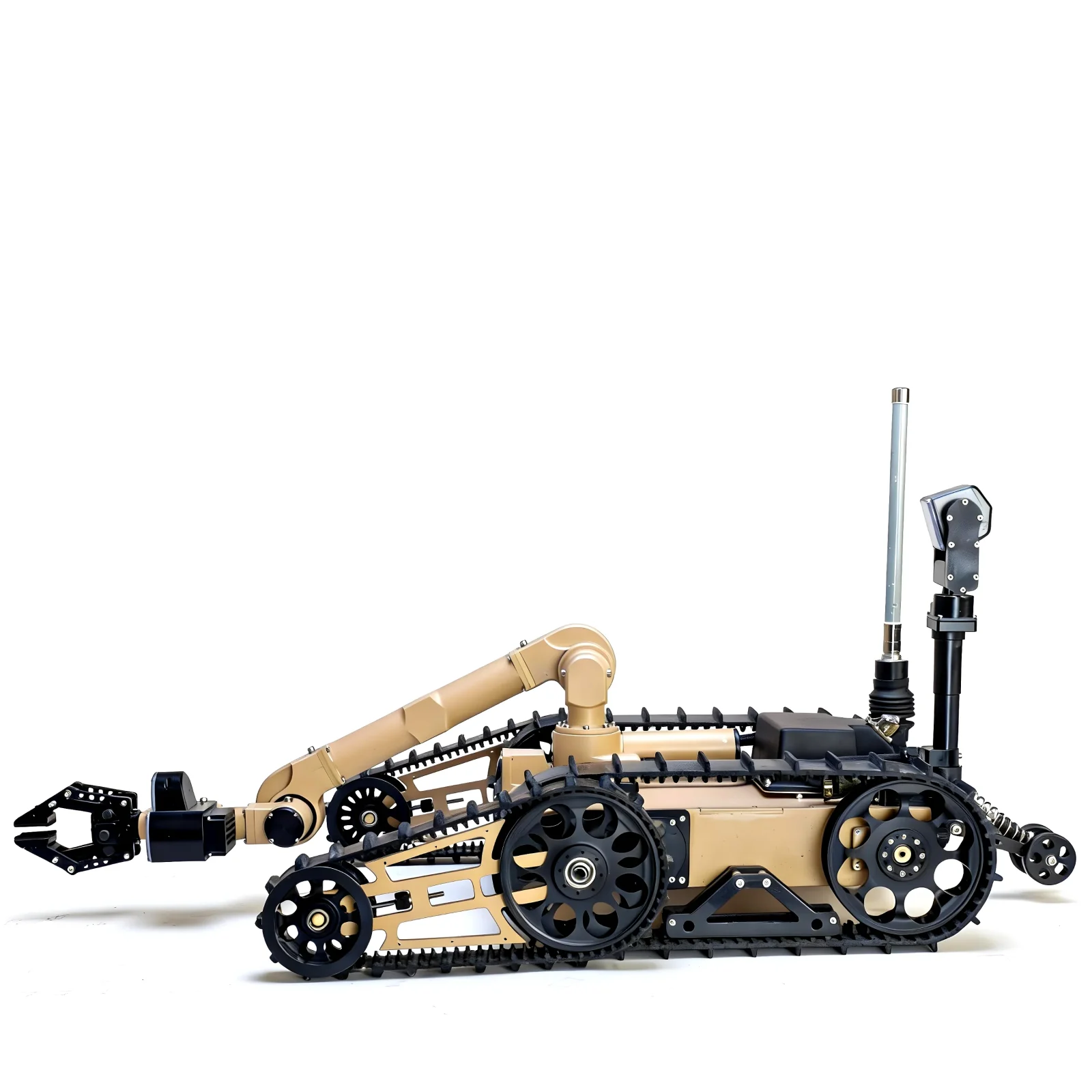 Elektroland HOUND bomba imha robotu, siyah gövdeli, palet sistemli, uzatılmış robotik kolu ve gövde üstü PTZ kamerası ile stüdyo ortamında