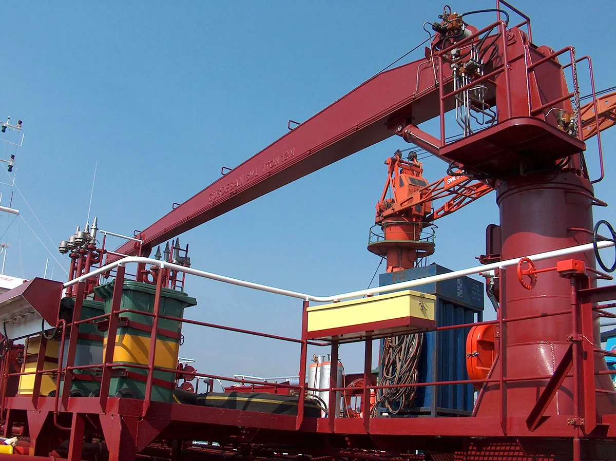 GÜRDESAN hortum kreyni tanker operasyonu için üretilmiş sistem