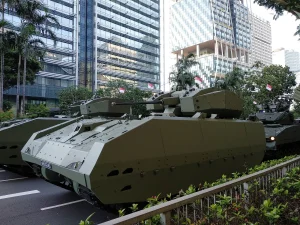 Hunter AFV Nedir? Singapur’un Spike-LR2 Füzeli Yeni Nesil Paletli Muharebe Aracı