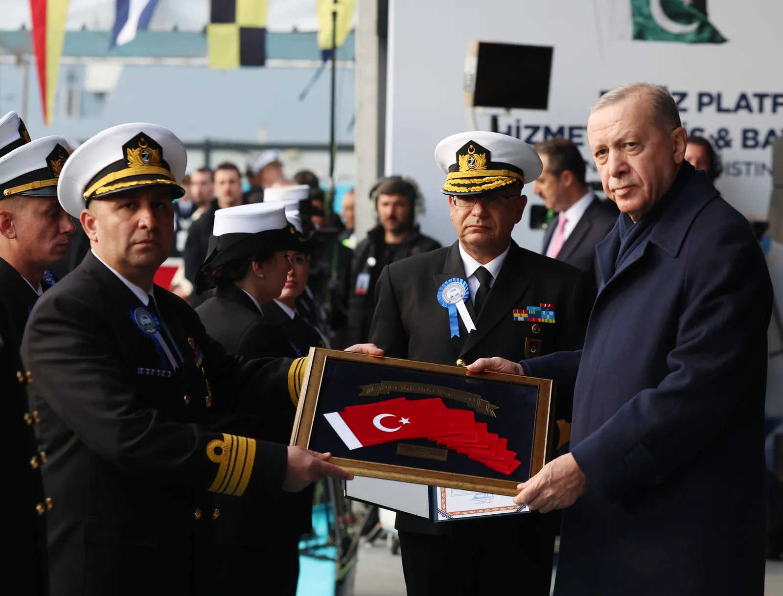 Ç-159 flag presentation ceremony