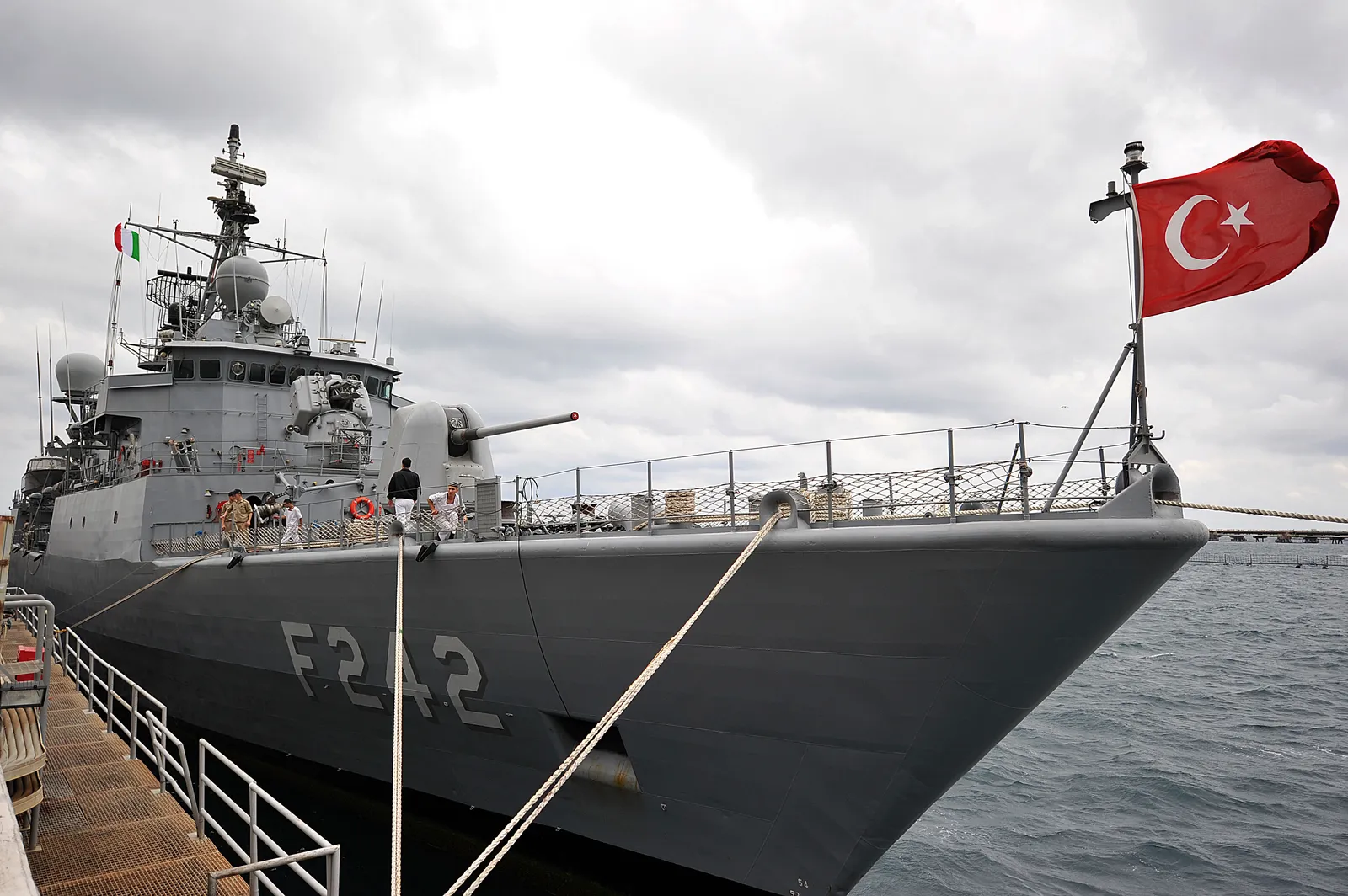 TCG Fatih’da Hangi Yerli Sistemler Var? F-242 Teknik Özellikleri