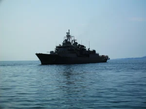 ما هي الأنظمة الوطنية على متن TCG Salihreis (F-246)؟
