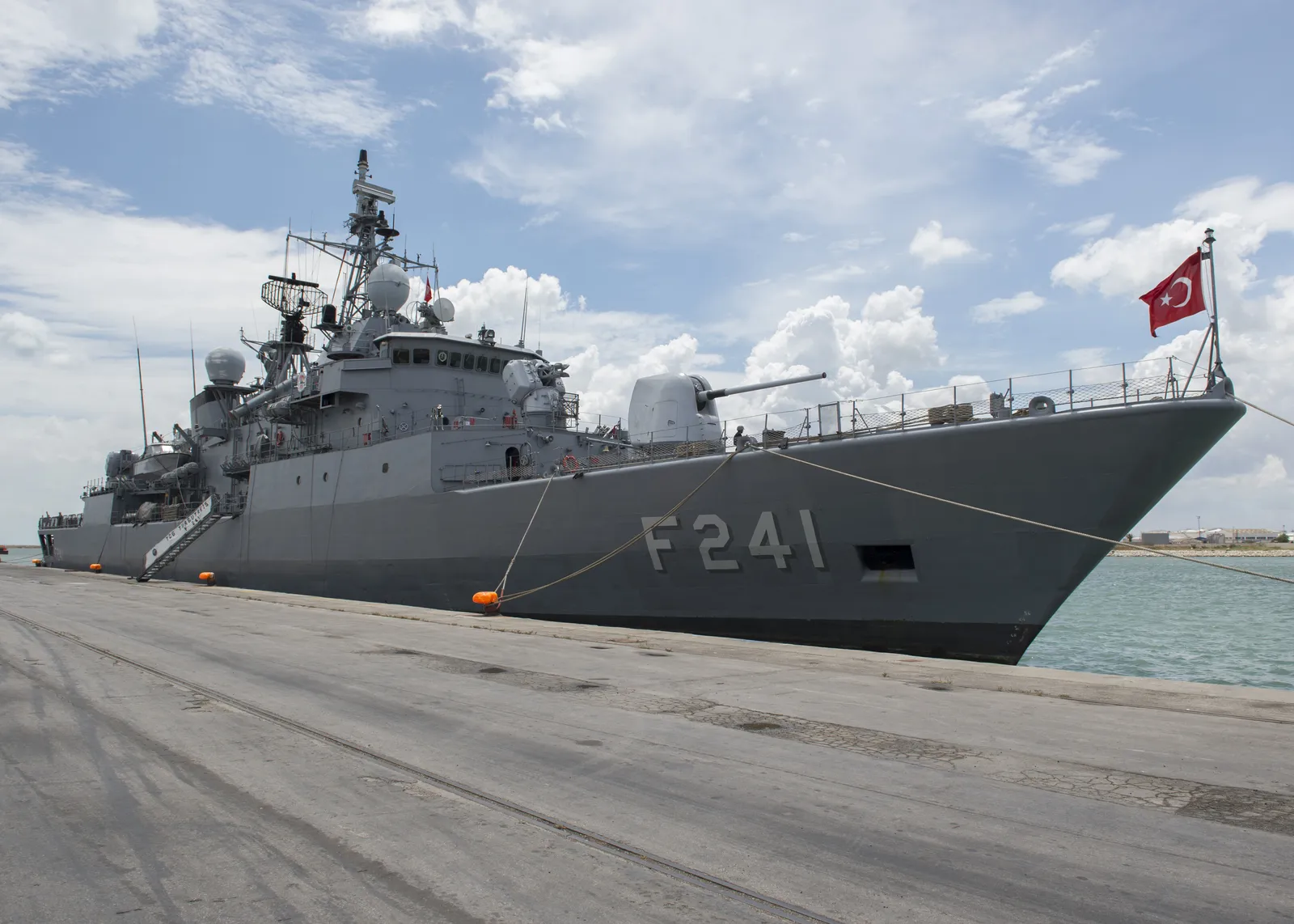 TCG Turgutreis görünüm