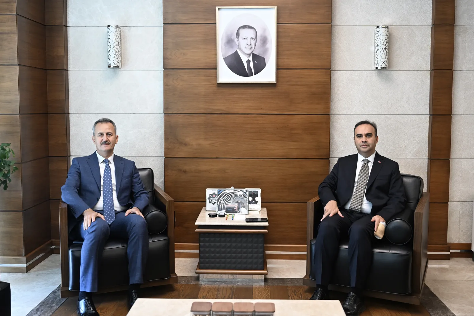 Turquía alinea I+D y producción en serie: el jefe de la SSB, Haluk Görgün, se reúne con el ministro de Industria, Mehmet Fatih Kacır
