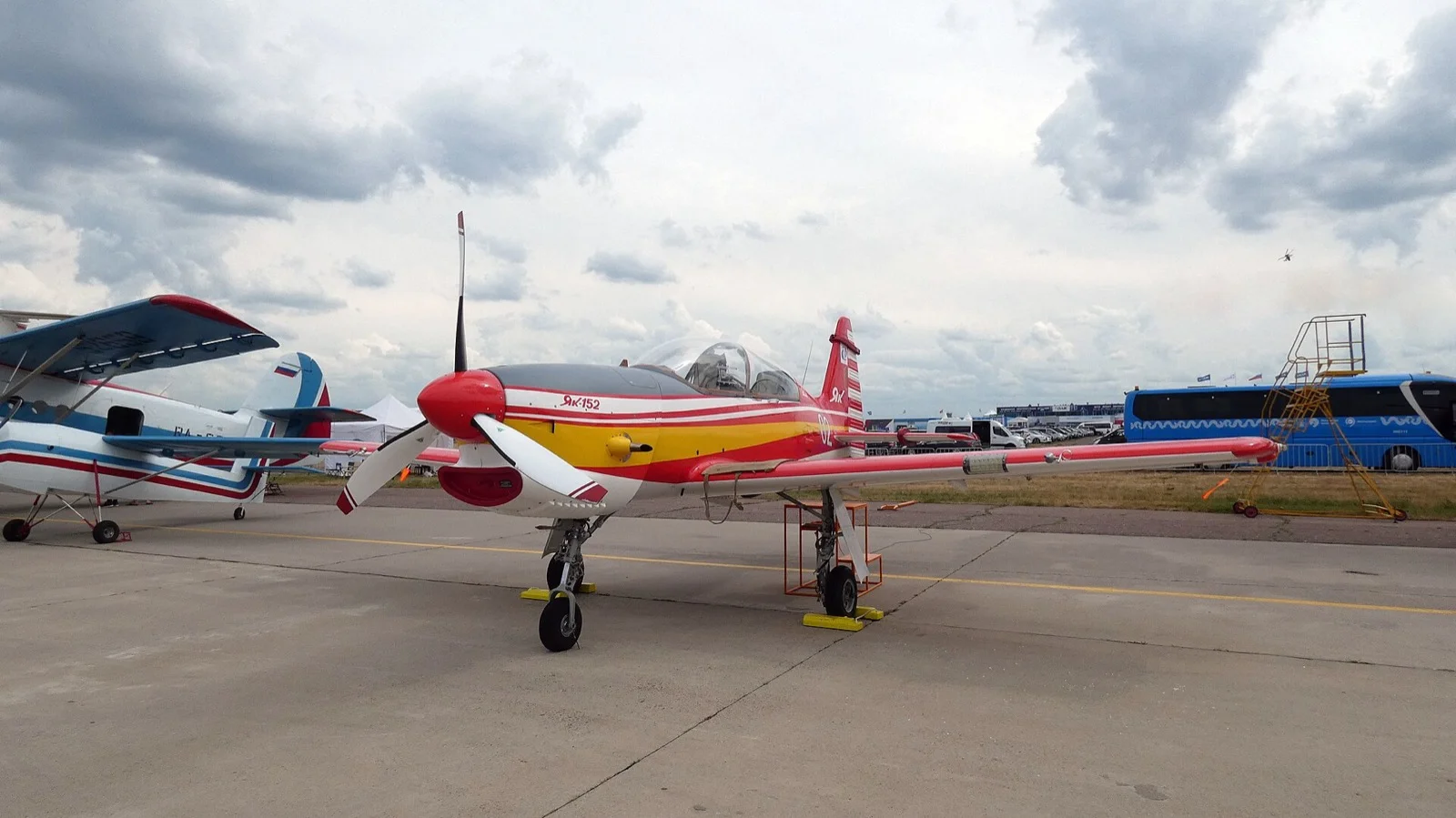 Yakovlev Yak-152 turboprop eğitim uçağı