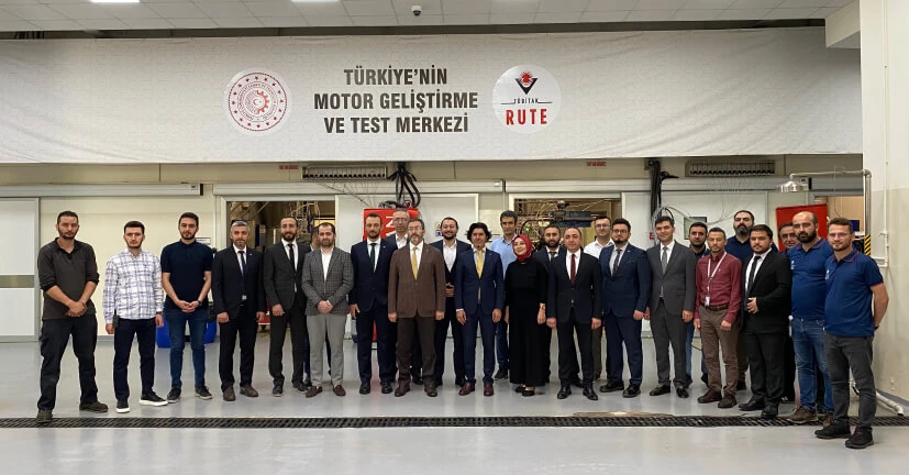 وفد TÜMOSAN في مركز اختبار المحركات TÜBİTAK RUTE