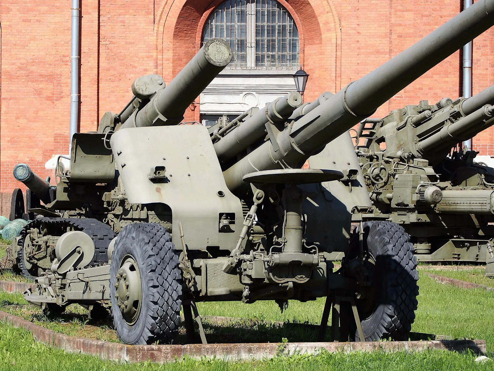 Dünyanın En İyi 10 Çekili Obüs: MKE PANTER Zirvede 14 2A65 Msta-B 152 mm çekili obüs