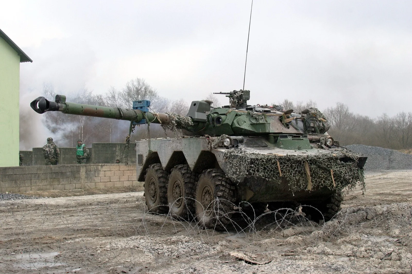 Dünyanın En İyi 10 Zırhlı 6x6 Aracı: Otokar ARMA 6x6 Zirvede 17 AMX-10 RC 6x6 tekerlekli keşif ve ateş destek aracı — Fransa