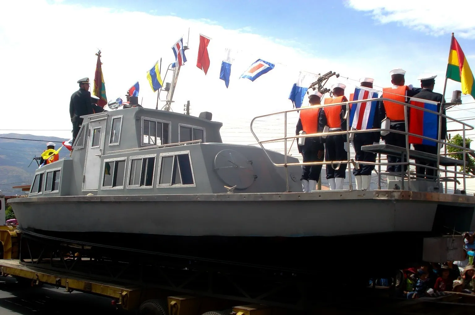 Bolivya Ordusunun Askeri Gücü: Envanterde Kaç Tank, Uçak ve Gemi Var? (2026) 7 Bolivya deniz kuvvetlerinin unsurları