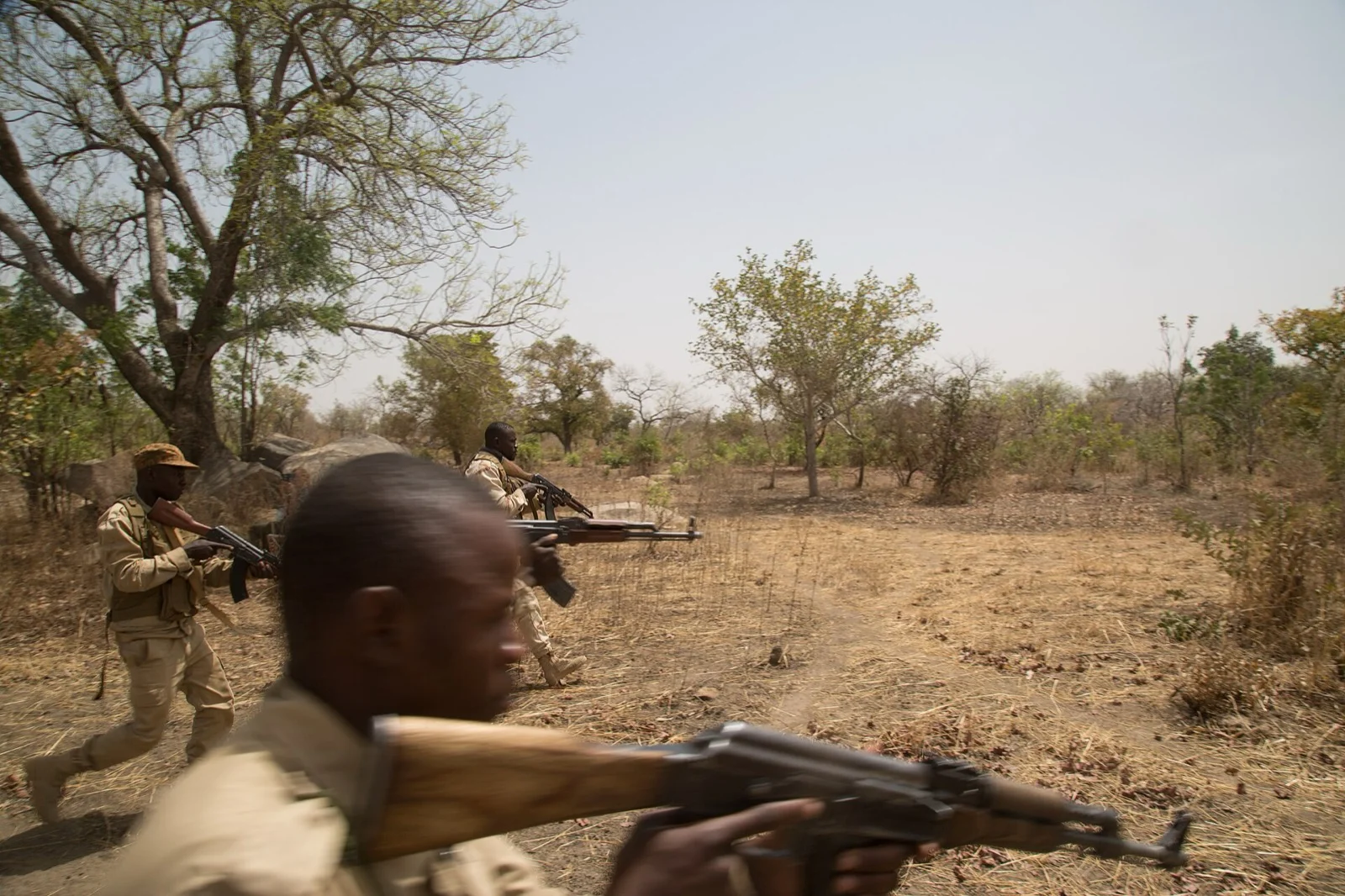Burkina Faso ordusu askerleri tatbikatta