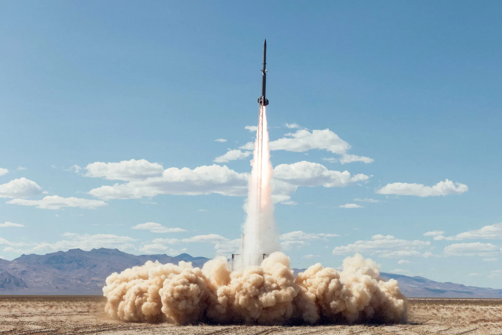 U.S. Navy Bets $200 Million on a Startup: Castelion’s Blackbeard Hypersonic Missile Moves to Production