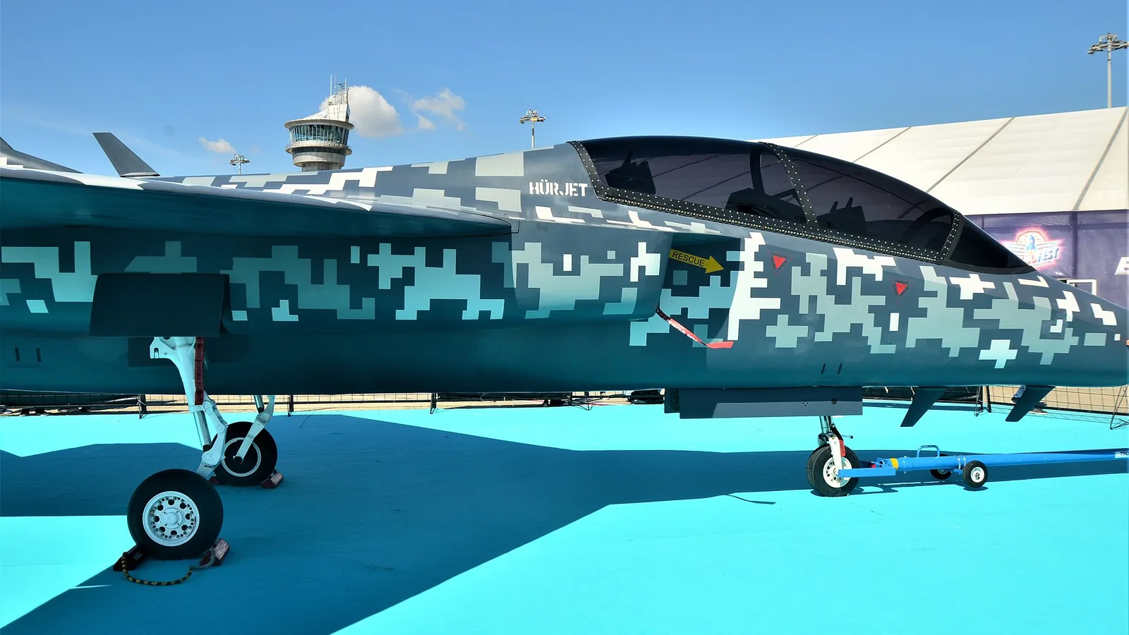 El paracaídas de frenado del HÜRJET se fabricará en Çorum: YILTEX SKY entra en la cadena de TUSAŞ