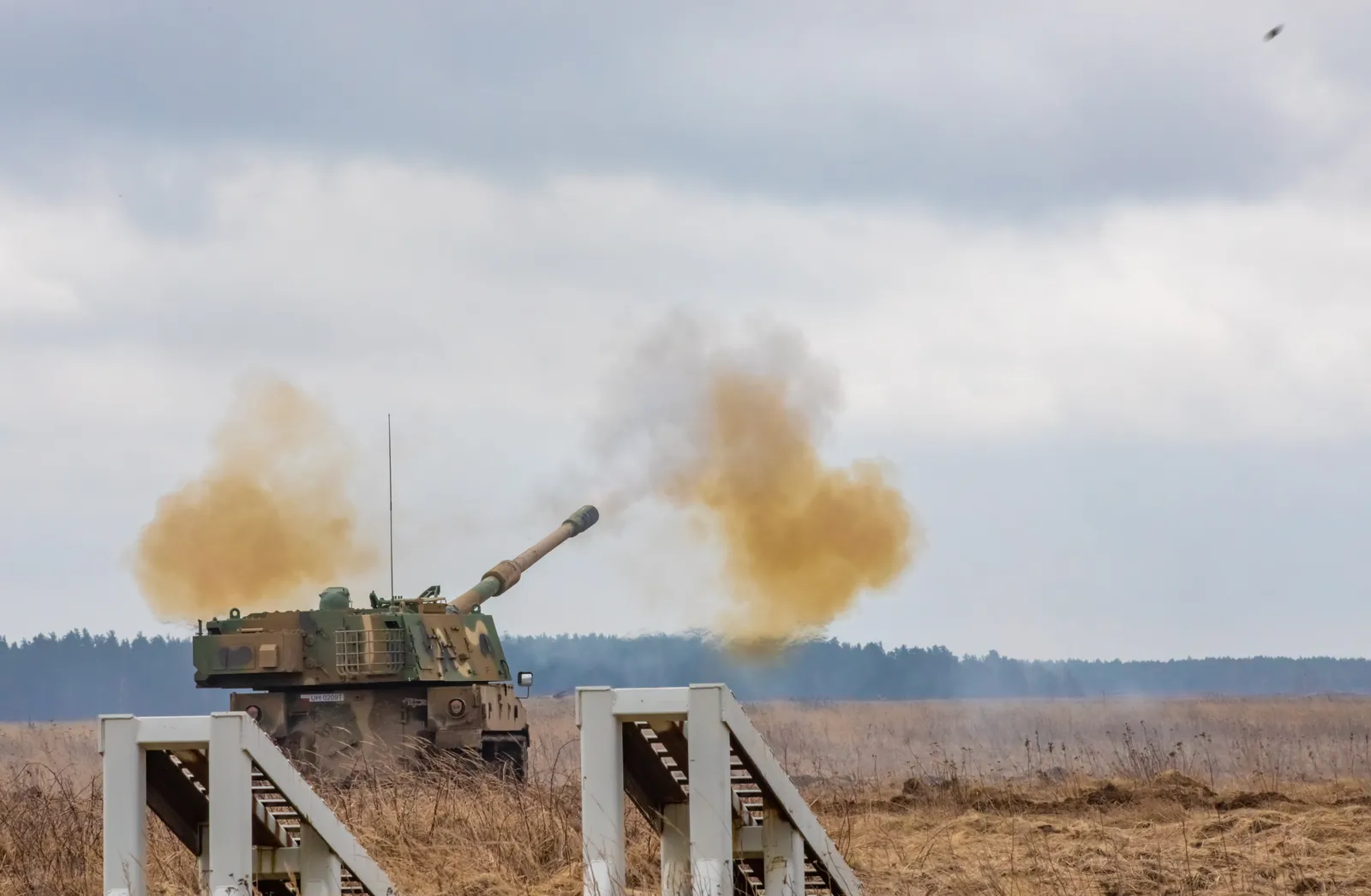 K9 Thunder 155 mm kundağı motorlu obüs canlı atış tatbikatı
