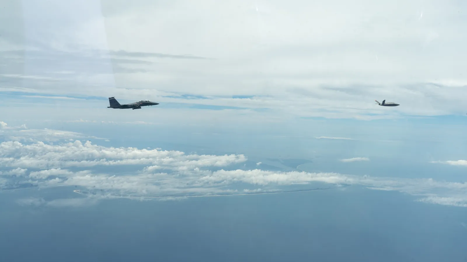 AFRL yapay zeka pilotu ile XQ-58A Valkyrie deneme uçuşu