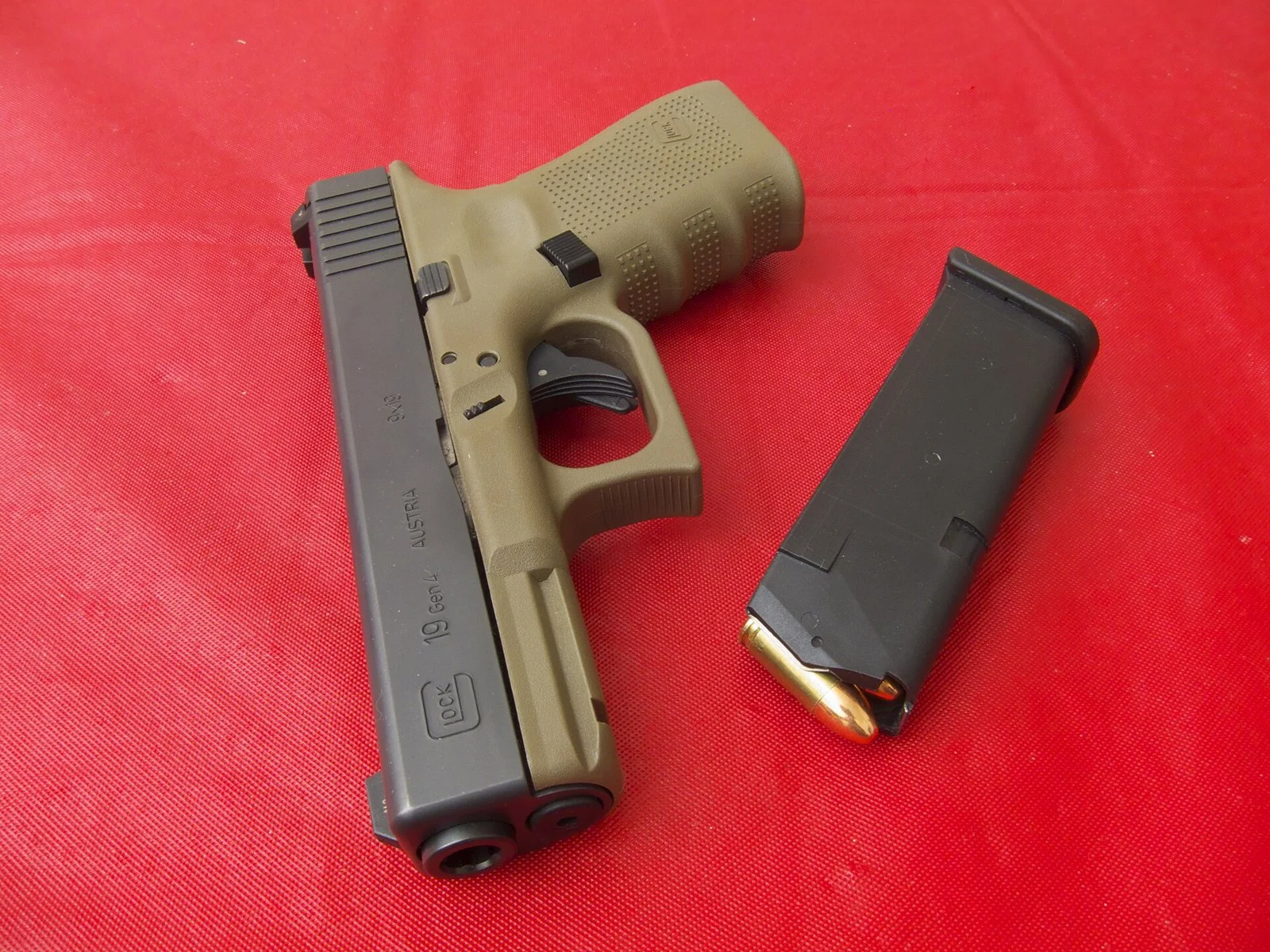 SAR9 vs Glock 19: Teknik Özellik Karşılaştırması 2 SAR9 vs Glock 19: Teknik Özellik Karşılaştırması
