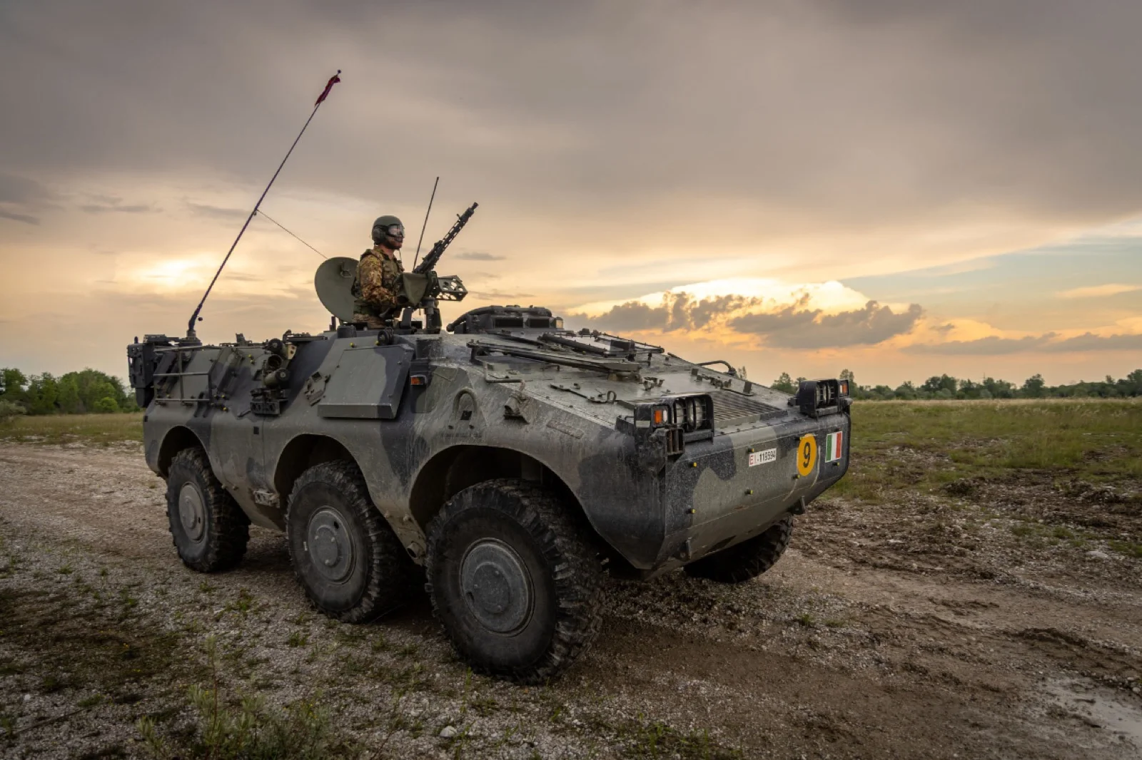 Dünyanın En İyi 10 Zırhlı 6x6 Aracı: Otokar ARMA 6x6 Zirvede 18 Iveco Puma 6x6 zırhlı keşif aracı — İtalya