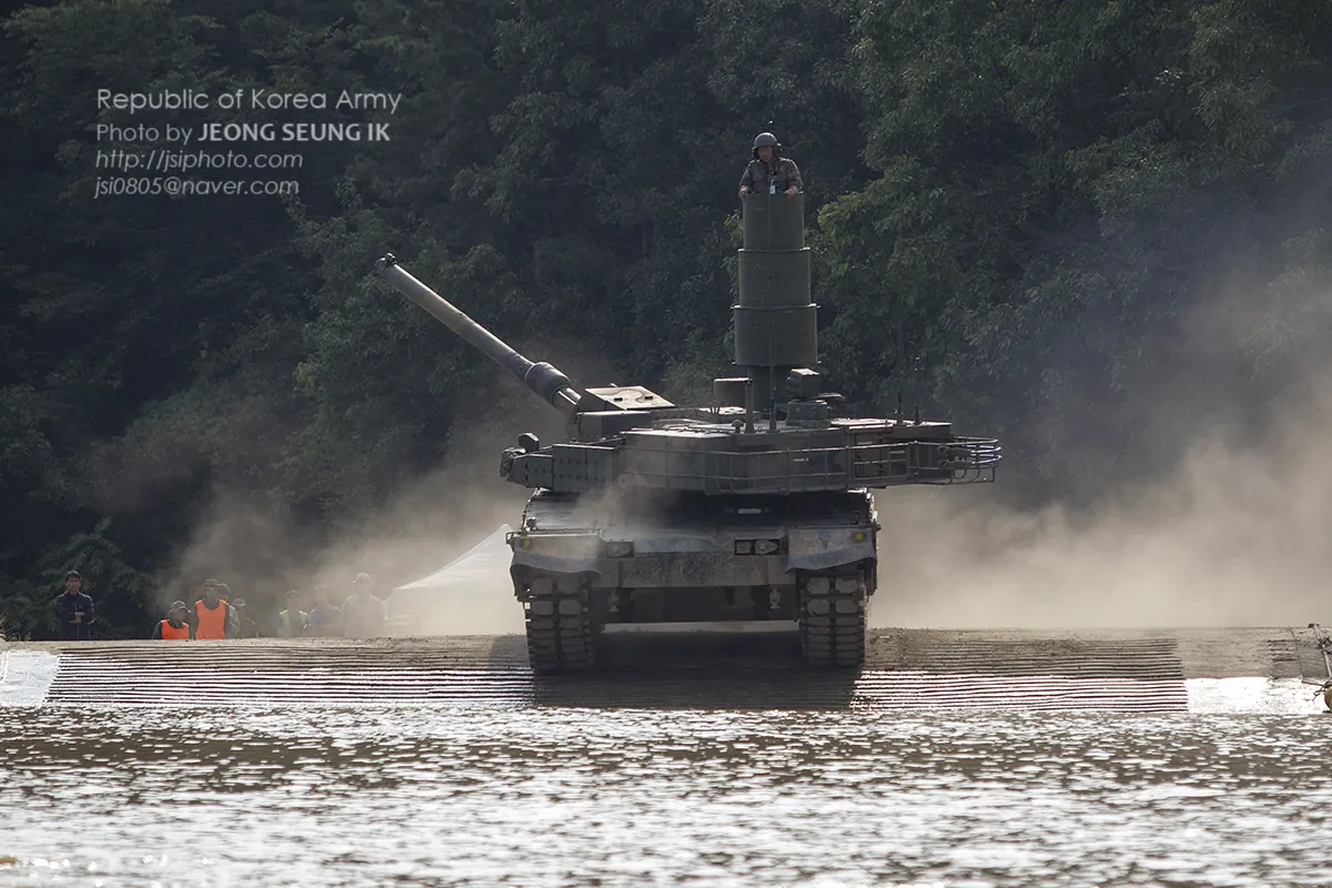 Kore ordusundan K2 Black Panther atış gösterisi