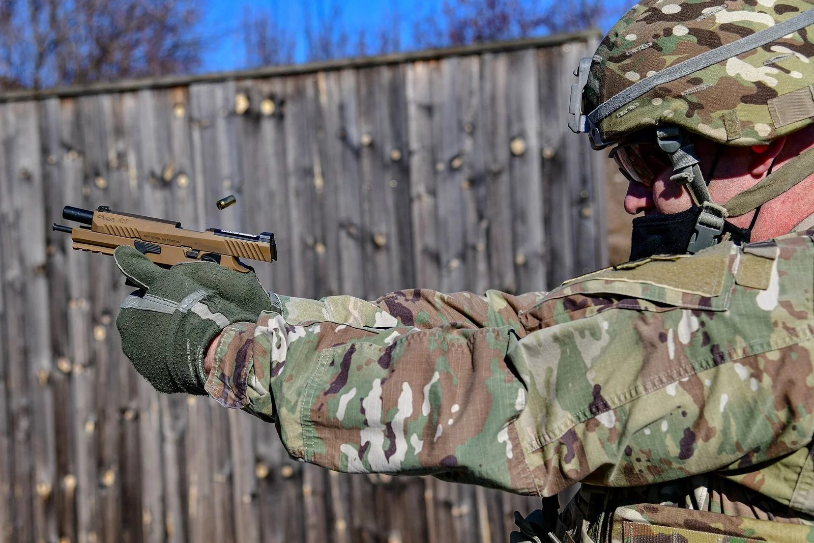 SIG Sauer M17 ile atış eğitimi