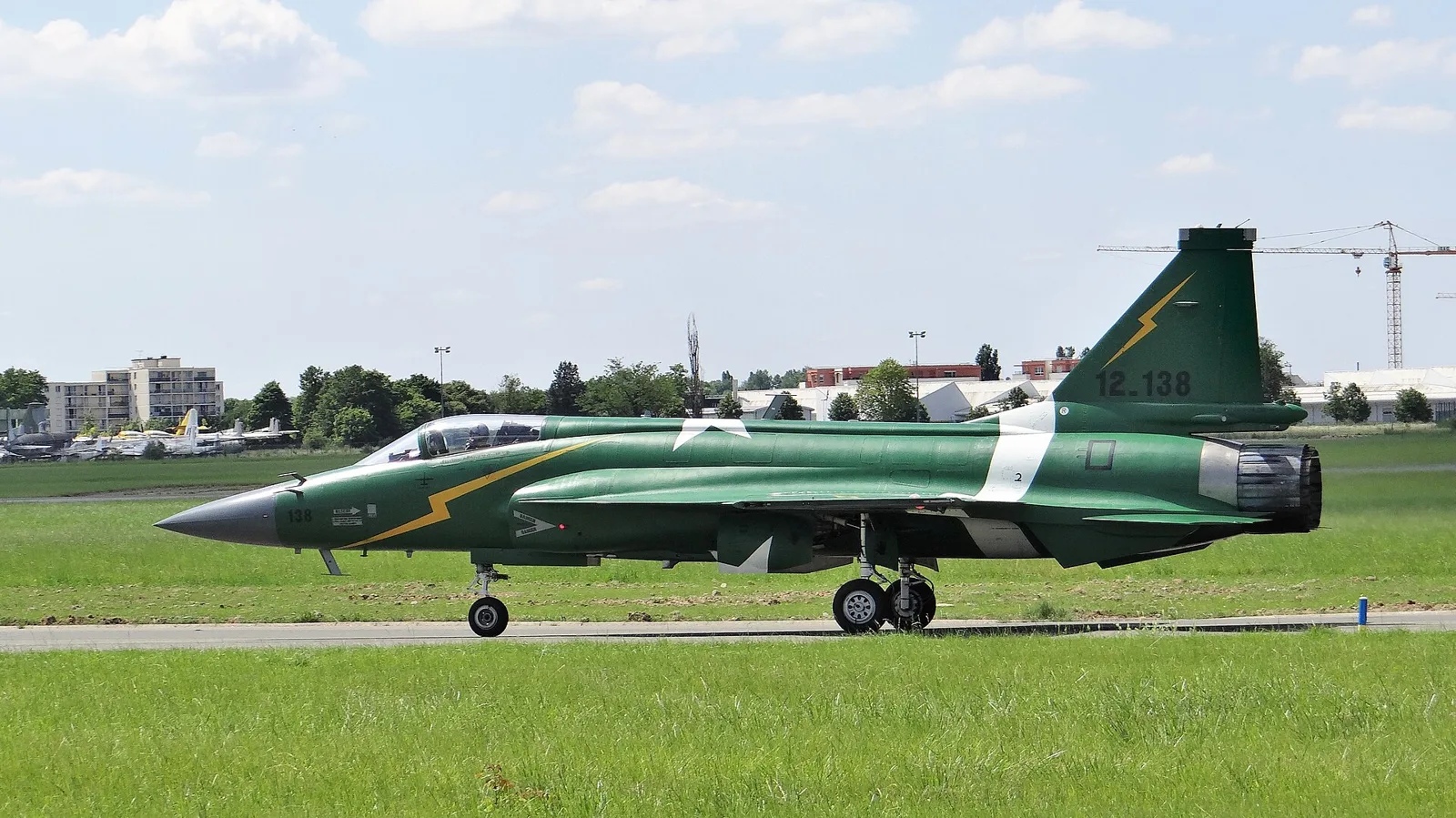 Umman’dan JF-17 Sinyali: Pakistan ve Çin ile Görüşme Masada, F-16 Filosuna Takviye mi Geliyor?