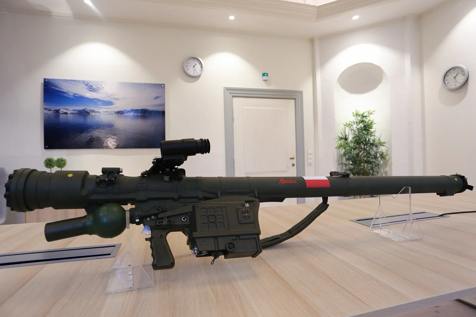 Dünyanın En İyi 10 Taşınabilir Hava Savunma Füzesi: SUNGUR Zirvede — Stinger, Starstreak, Igla-S Karşılaştırması 17 PPZR Piorun — Polonya'nın Grom ailesinden geliştirdiği yeni nesil sistem; Ukrayna'da yoğun kullanıldı.