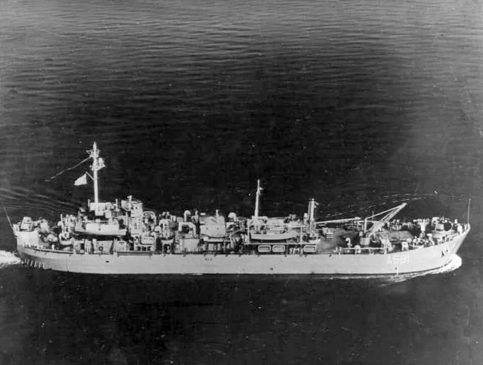 Landing Ship Tank (Lst) tcg onaran a581 landing ship tank