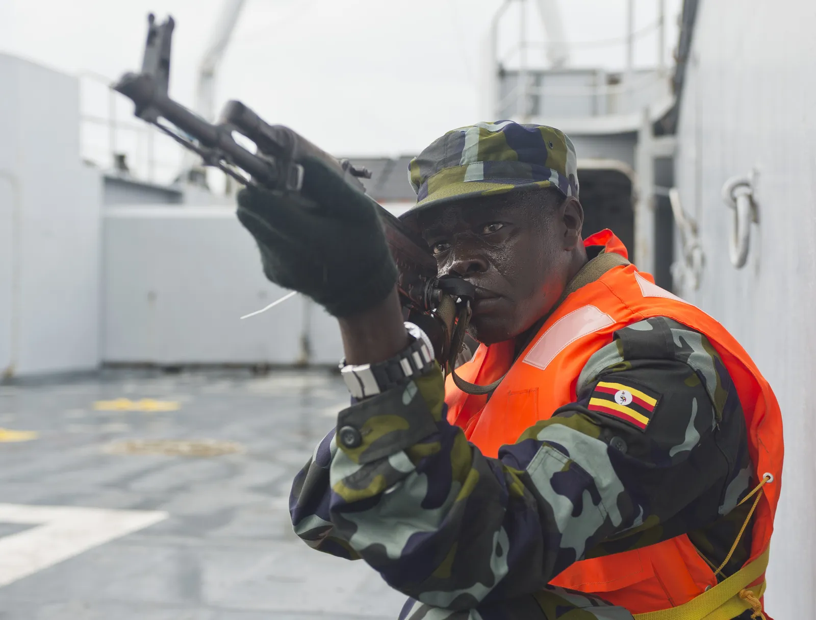 Uganda Ordusunun Askerî Gücü: Envanterde Kaç Tank, Uçak ve Füze Var? (2026) 7 Uganda deniz kuvvetlerinin unsurları