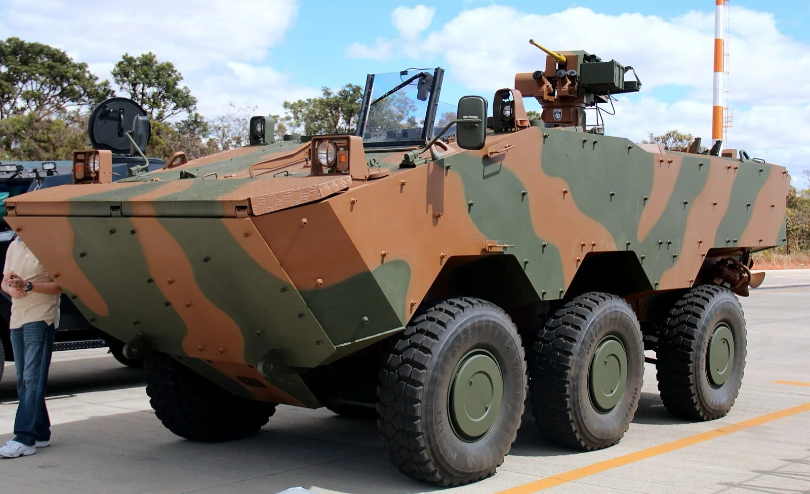 Dünyanın En İyi 10 Zırhlı 6x6 Aracı: Otokar ARMA 6x6 Zirvede 19 Iveco VBTP-MR Guarani 6x6 zırhlı personel taşıyıcı — Brezilya