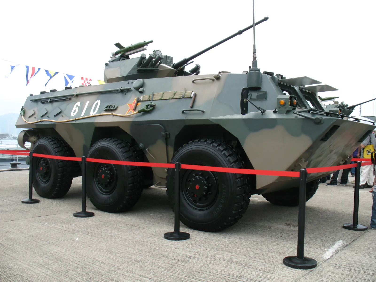 Dünyanın En İyi 10 Zırhlı 6x6 Aracı: Otokar ARMA 6x6 Zirvede 13 Norinco ZSL-92 (WZ-551) 6x6 zırhlı personel taşıyıcı — Çin