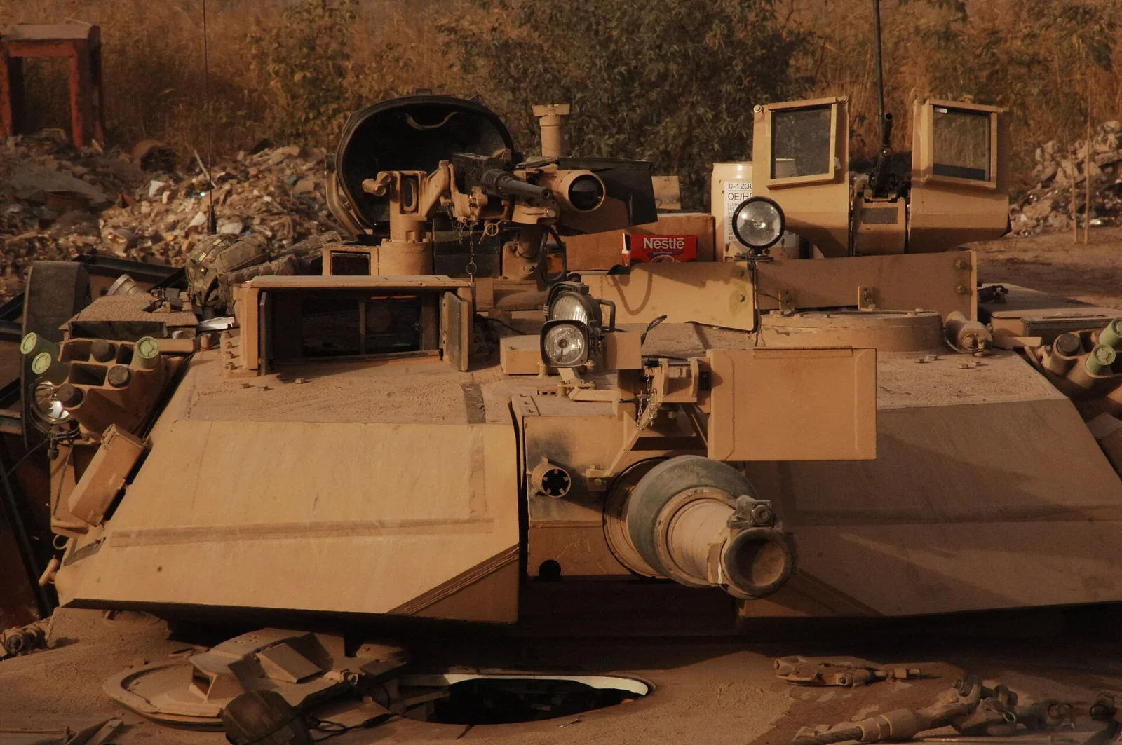 Abrams M1A2'nin 18 Yeni Kapasitesi 79 TUSK kiti takılı M1A1 Abrams tankı