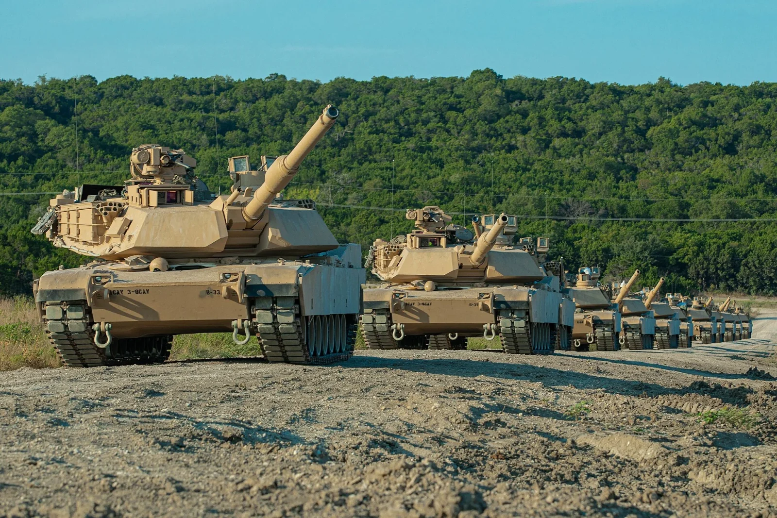 Abrams M1A2'nin 18 Yeni Kapasitesi 85 M1A2 SEPv3 Abrams tankları taret üstü sensör ve silah istasyonu