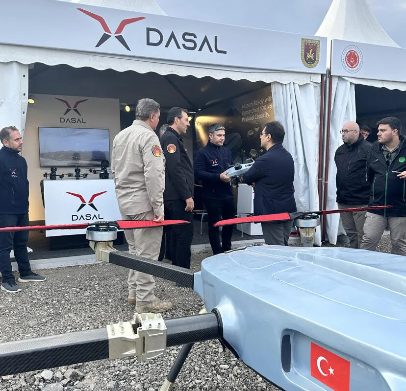 Pedestal de armas estabilizado de Altınay para drones: cómo funciona 4 Stand de DASAL, filial de Altınay, en el ejercicio Ateş Serbest 2025 en Polatlı (Ankara) — foto oficial de DASAL