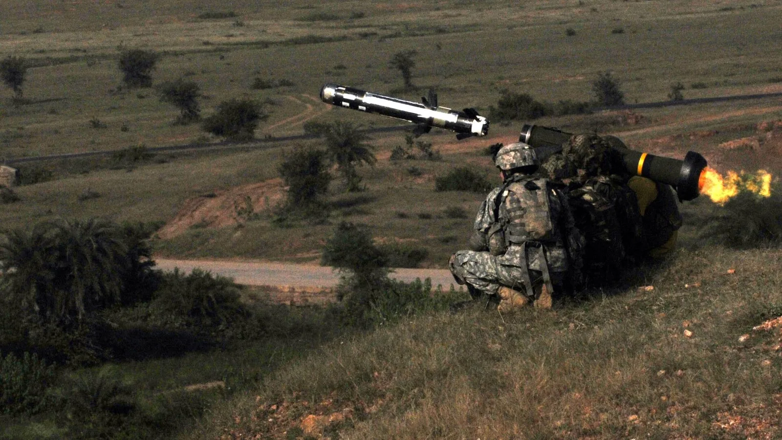 Anti-Tank Güdümlü Mermi ile Tank Topu Arasındaki Fark