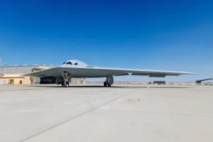 القوات الجوية الأمريكية تضع حجر أساس خط تجميع جديد لـ B-21 Raider برفع الإنتاج 25%