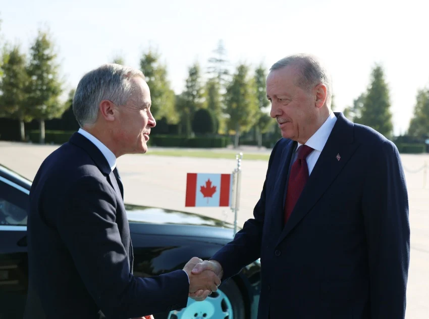 Türkiye ile Kanada Arasında Savunma Sanayii İş Birliği İçin Mutabakat Zaptı İmzalandı 3 Cumhurbaşkanı Erdoğan, Kanada Başbakanı Mark Carney'i Cumhurbaşkanlığı Külliyesi'nde karşılıyor
