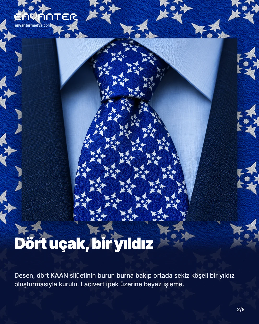 KAAN silüetleriyle işlenmiş lacivert kravat deseni yakın plan