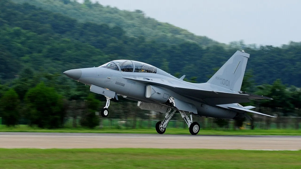 ما هي طائرة FA-50؟ المقاتلة الخفيفة الكورية الجنوبية — تحليل شامل