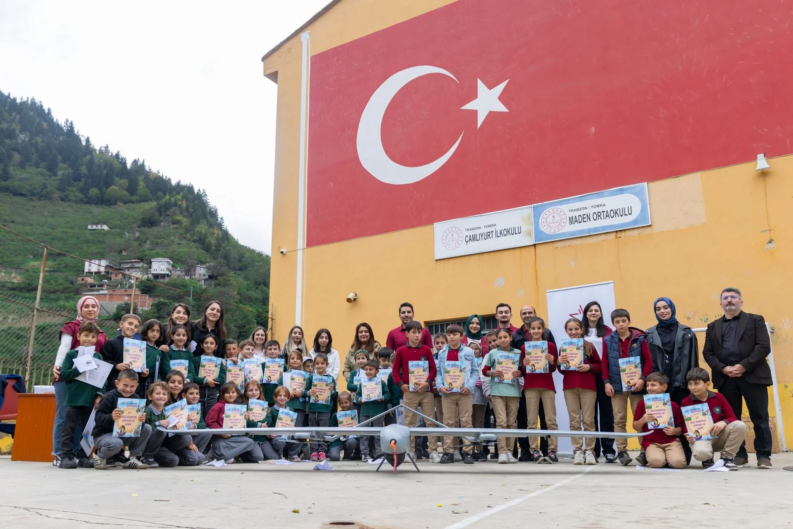 Yomra Çamlıyurt İlkokulu ve Maden Ortaokulu öğrencileri HAVELSAN ekibiyle