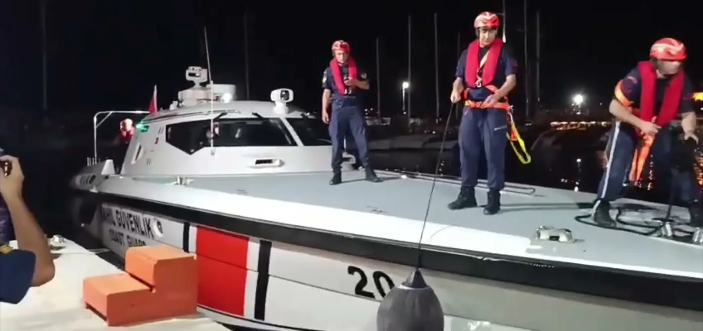 TCSG-20 Sahil Güvenlik botu Kaş Limanı'nda
