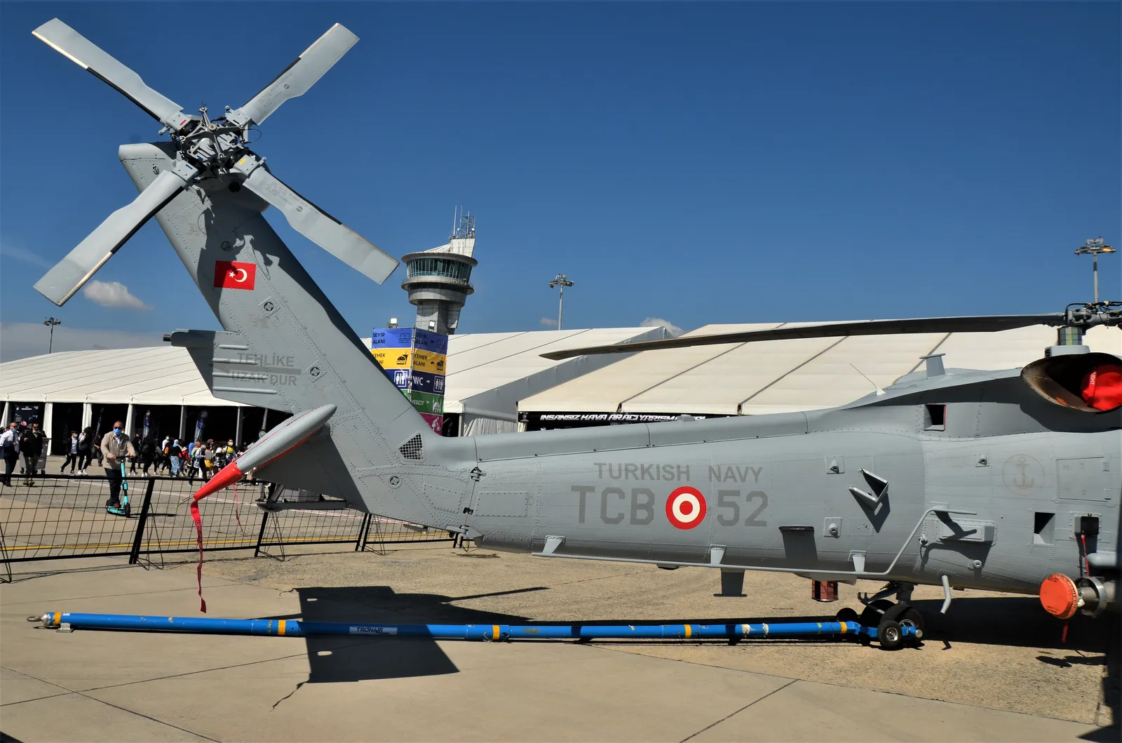 Turkish Navy S-70B Seahawk TCB-52 at TEKNOFEST 2021: ship-based naval helicopters need tail folding and deck-handling equipment, a separate set of requirements (Photo: CeeGee / Wikimedia Commons, CC BY-SA 4.0)